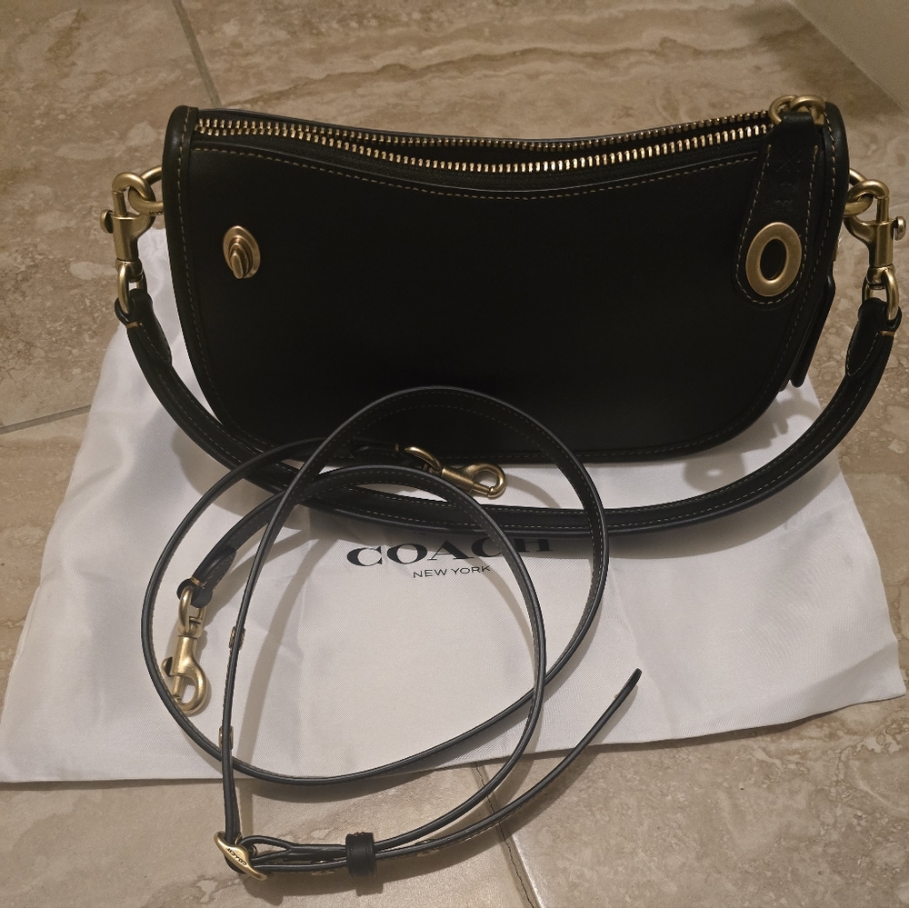 Coach Black Sqinger Bag